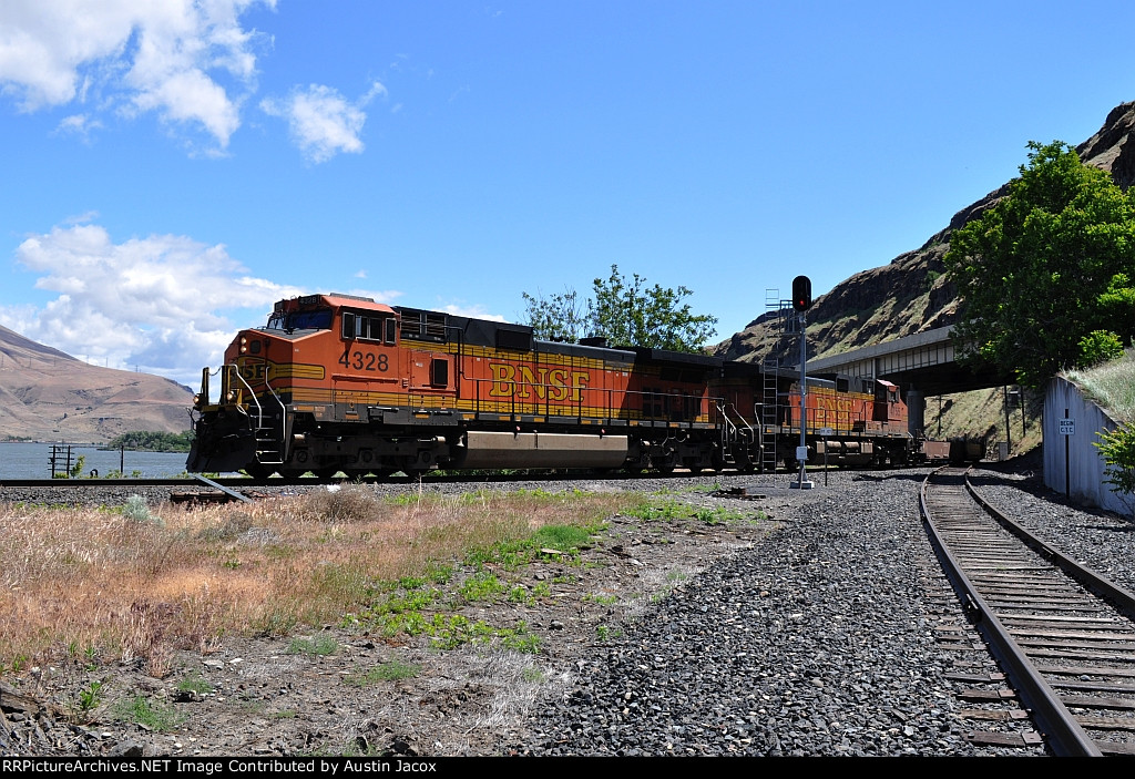 BNSF 4328